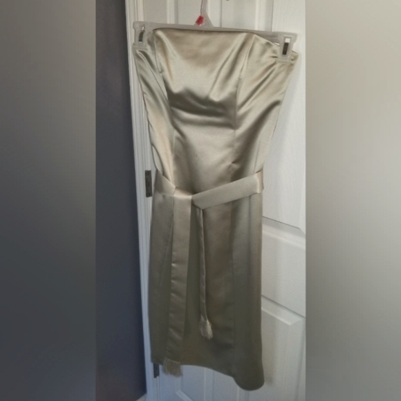 Satin sage green strapless dress - Picture 2 of 3